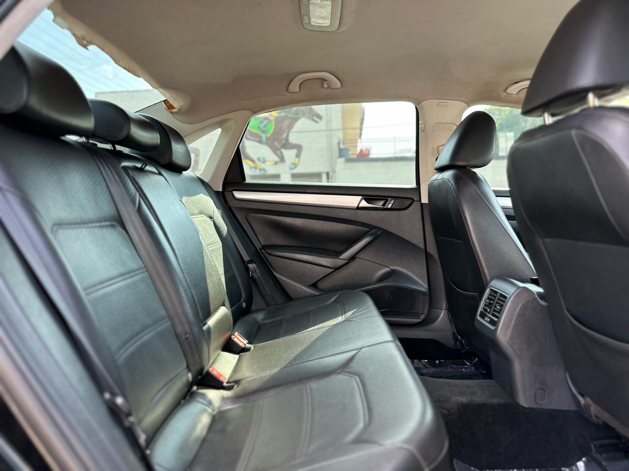 Volkswagen Passat 2.5L SE AT 2013