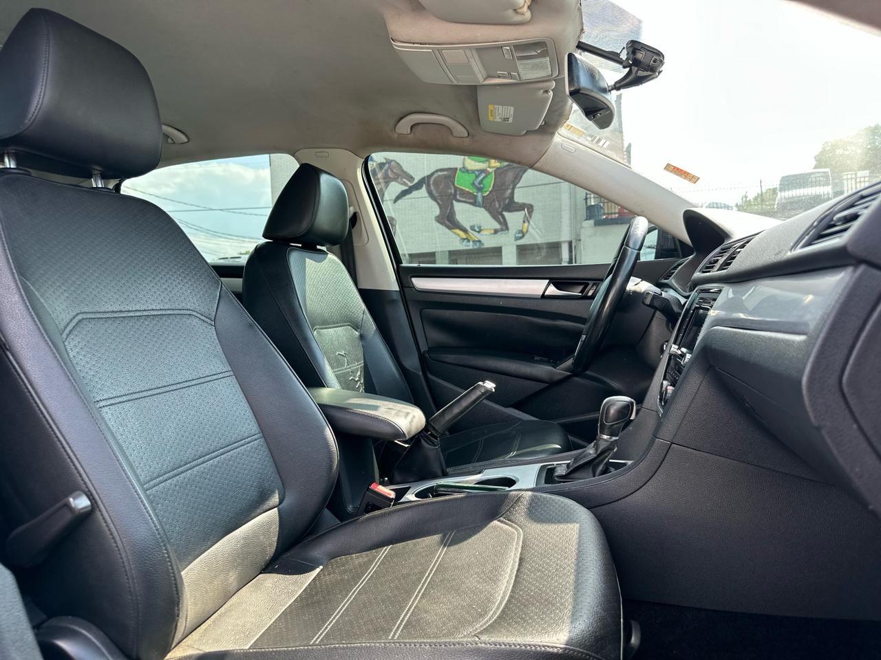 Volkswagen Passat 2.5L SE AT 2013