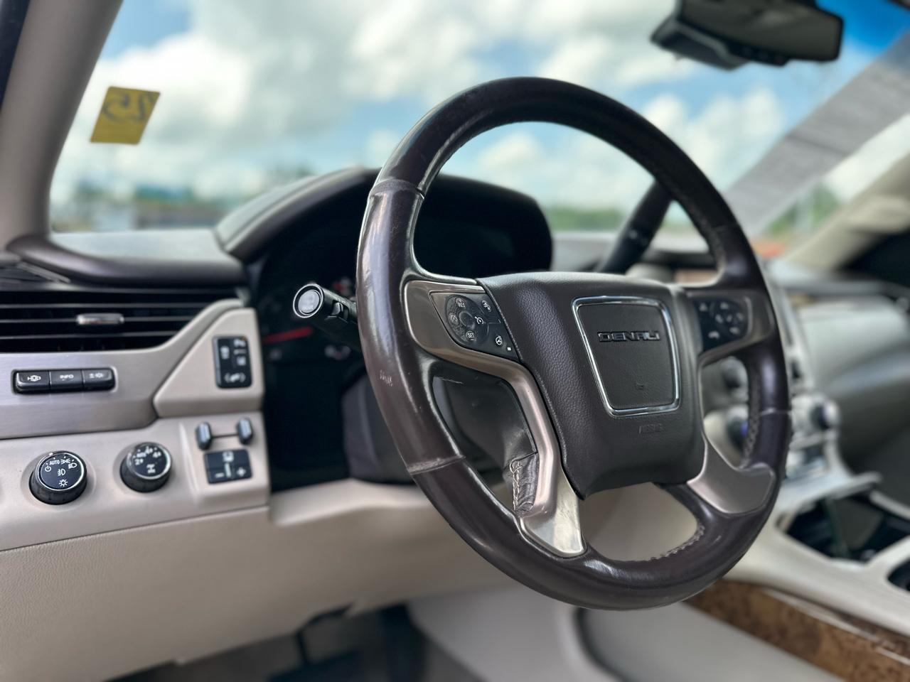 GMC Yukon Denali XL 4WD 2015