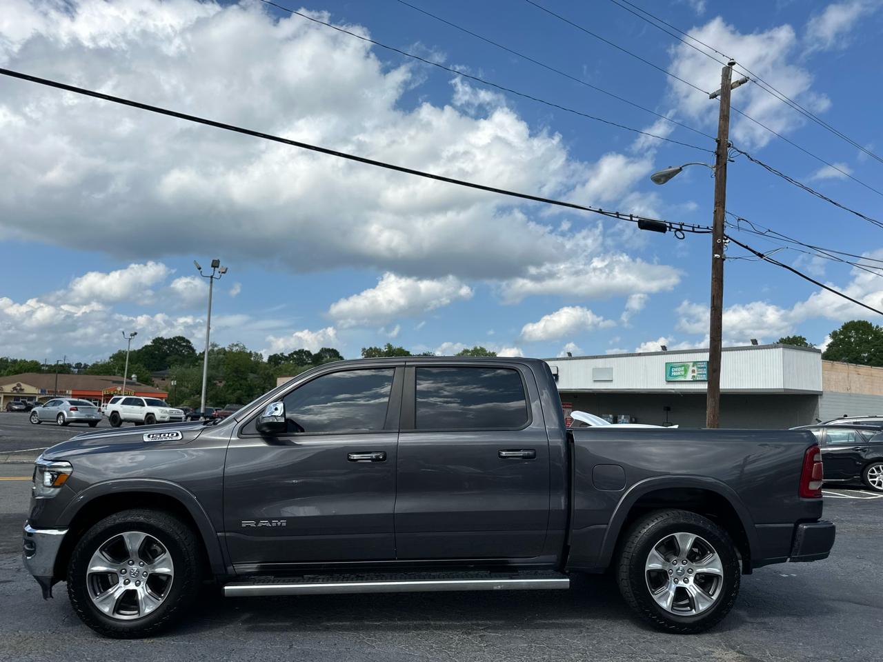 RAM 1500 Laramie Crew Cab SWB 4WD 2021