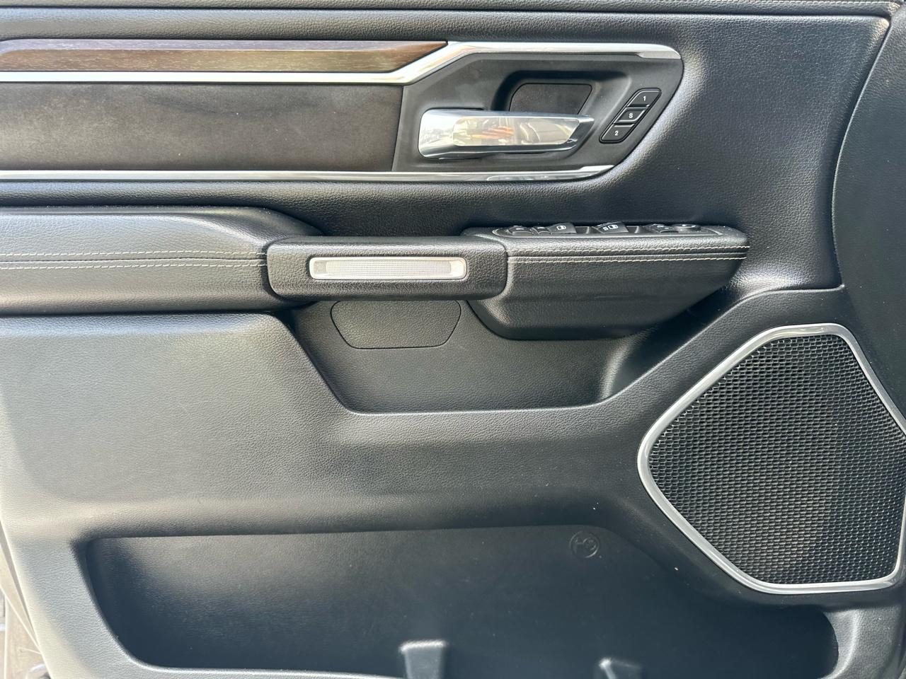 RAM 1500 Laramie Crew Cab SWB 4WD 2021