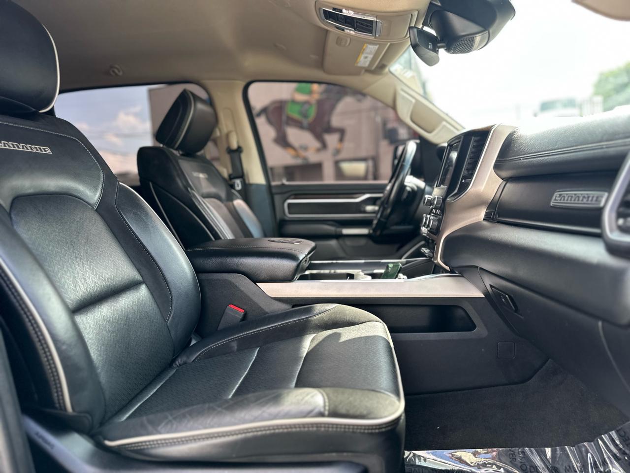 RAM 1500 Laramie Crew Cab SWB 4WD 2021