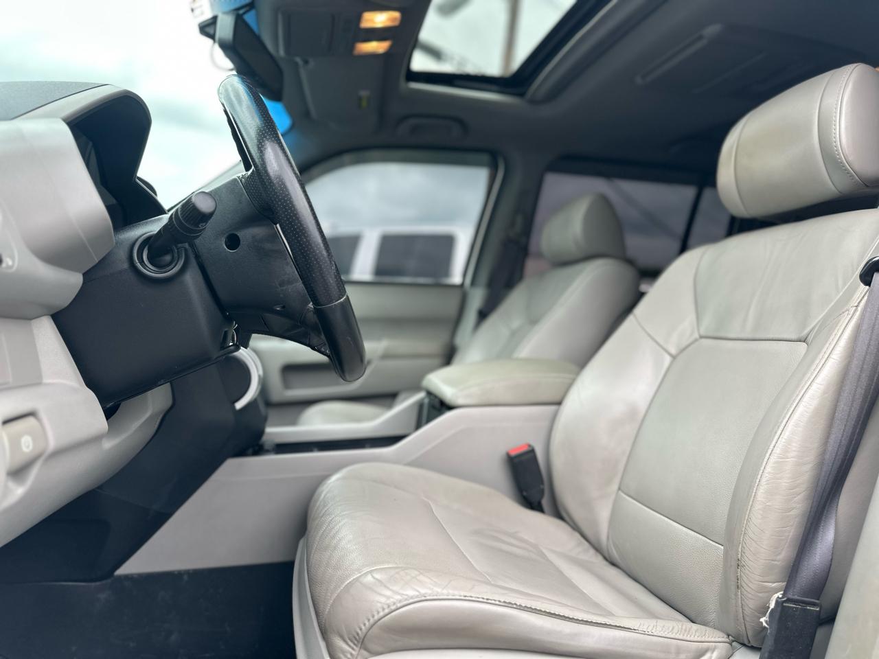 Honda Pilot EX-L 2WD 5-Spd AT with DVD 2011