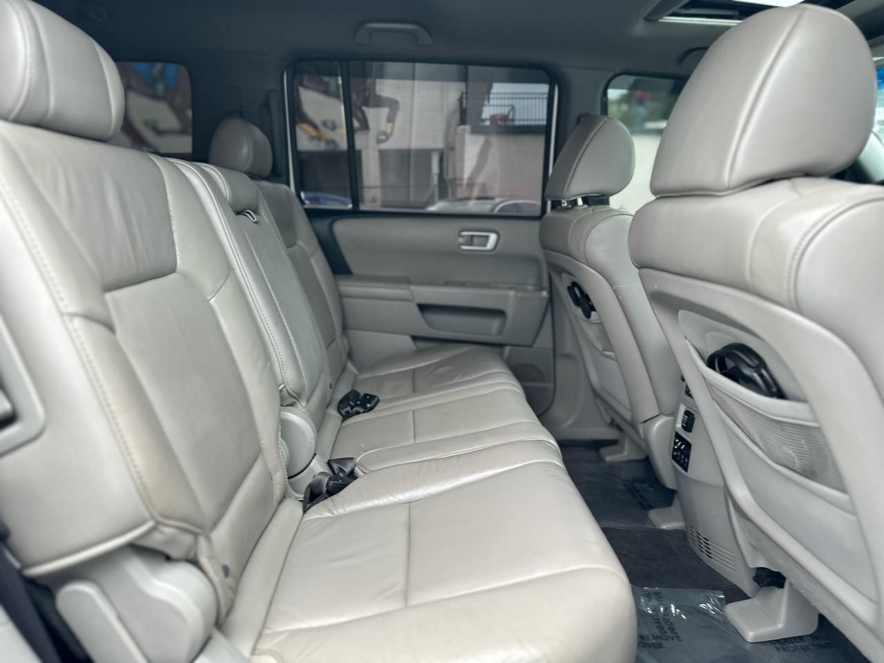 Honda Pilot EX-L 2WD 5-Spd AT with DVD 2011