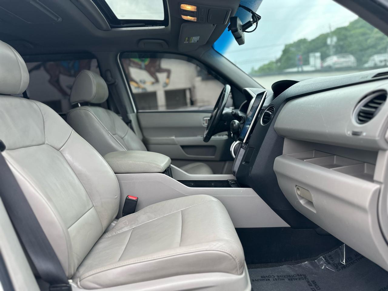 Honda Pilot EX-L 2WD 5-Spd AT with DVD 2011