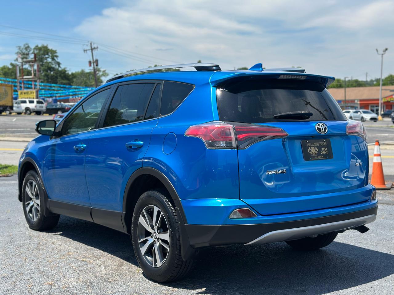 Toyota RAV4 XLE FWD 2018