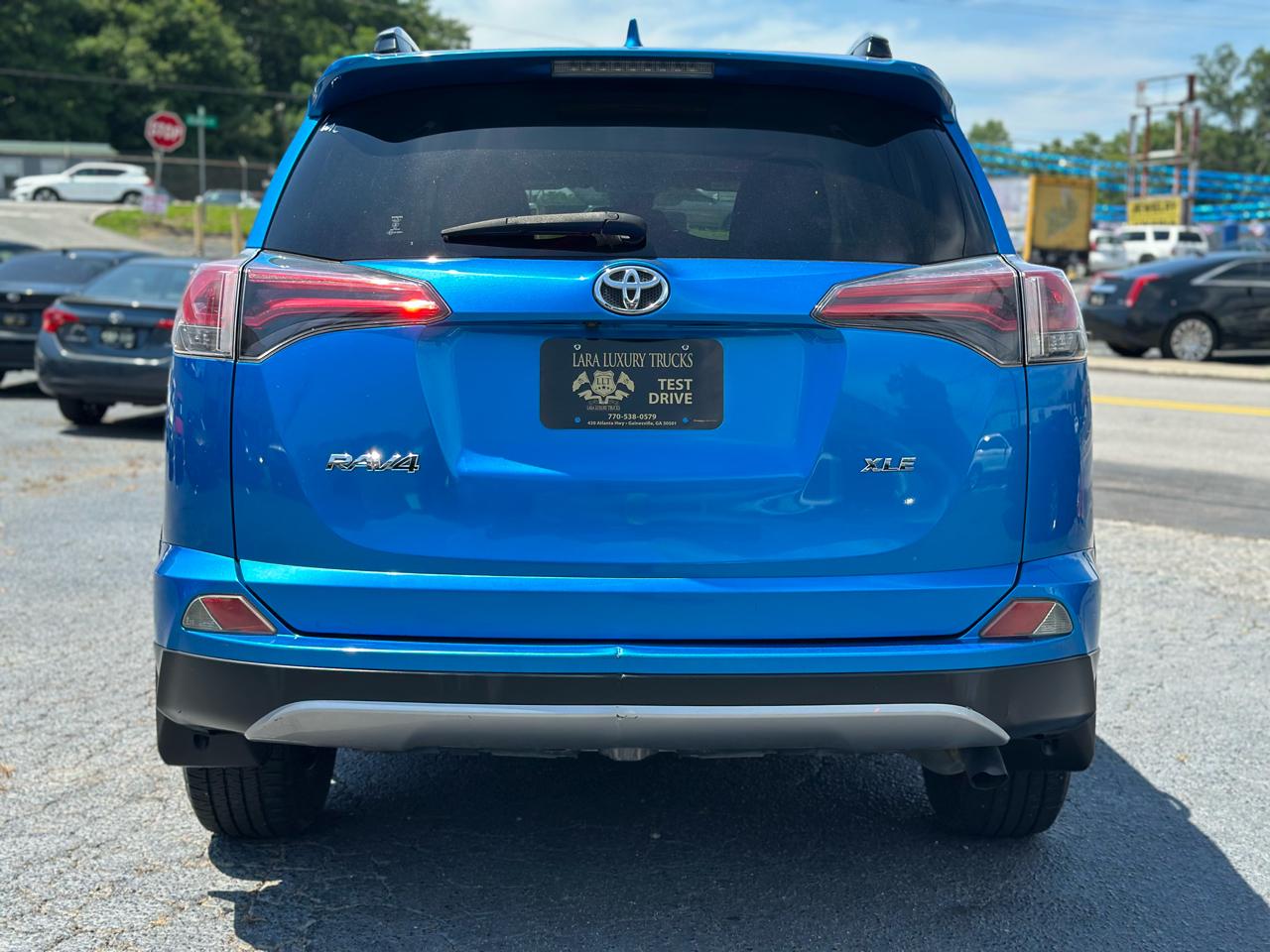 Toyota RAV4 XLE FWD 2018