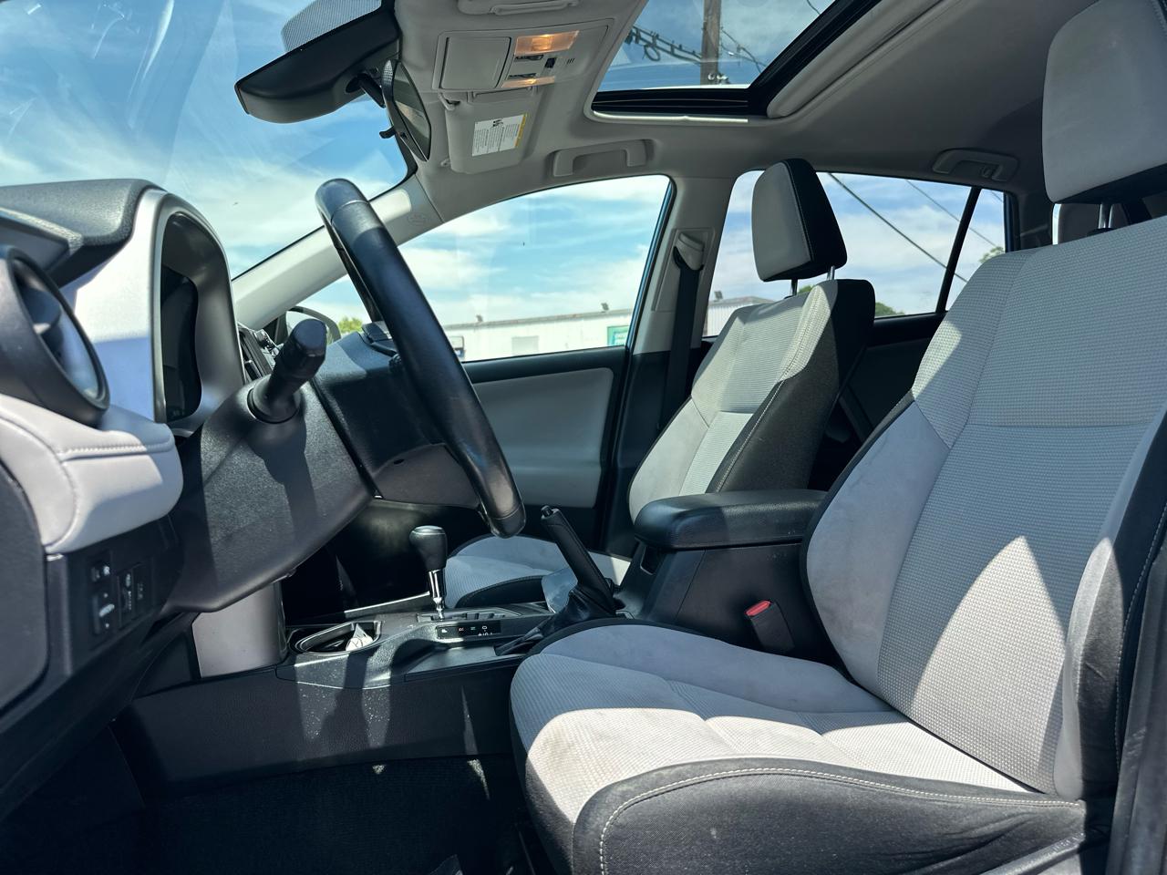Toyota RAV4 XLE FWD 2018