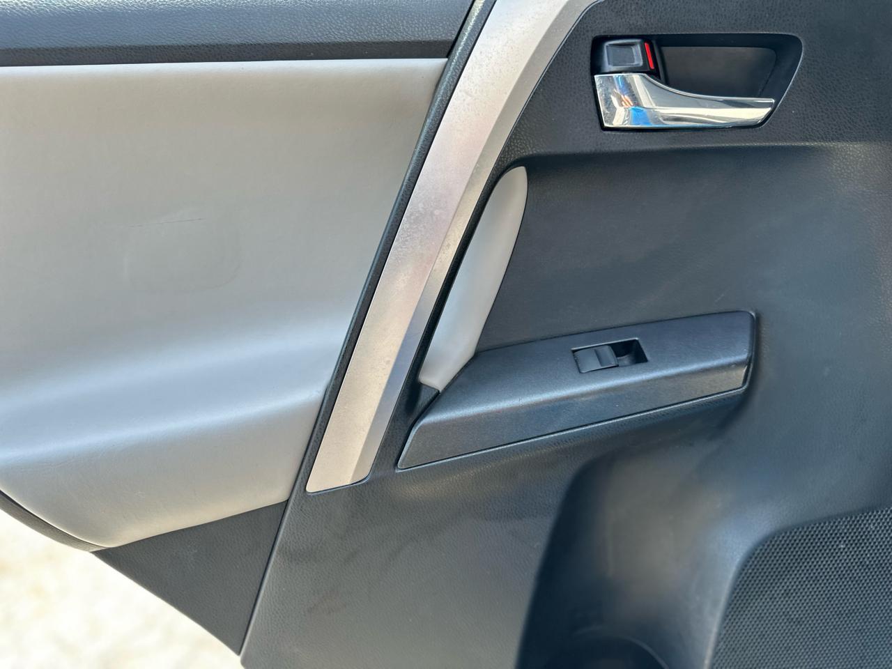 Toyota RAV4 XLE FWD 2018