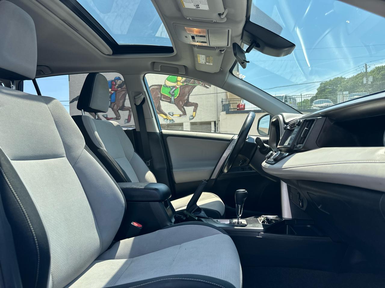 Toyota RAV4 XLE FWD 2018