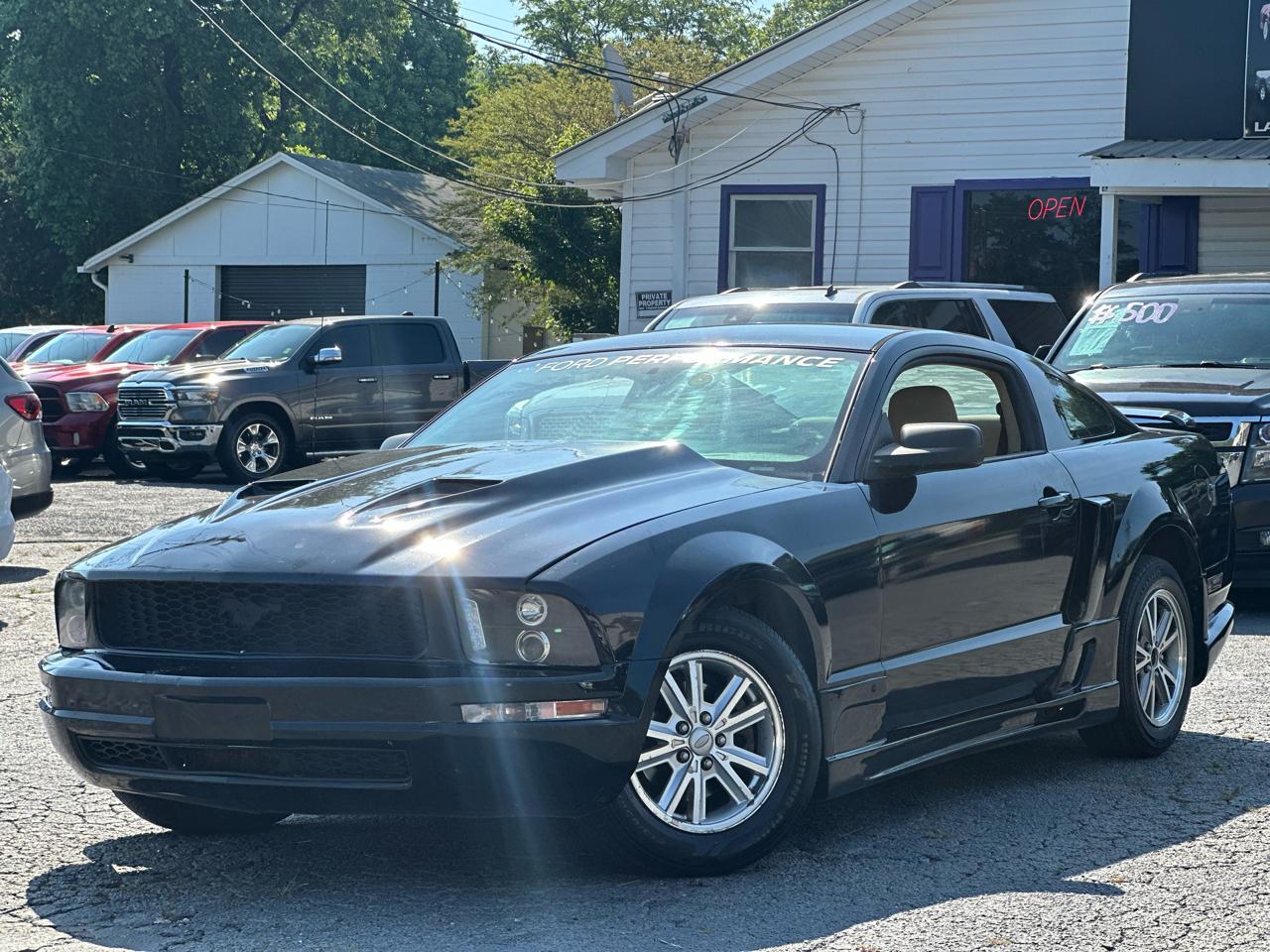 Ford Mustang V6 Deluxe Coupe 2007