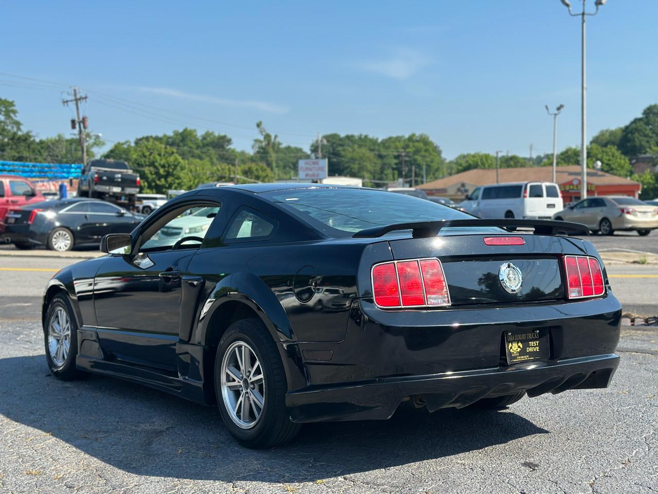 Ford Mustang V6 Deluxe Coupe 2007