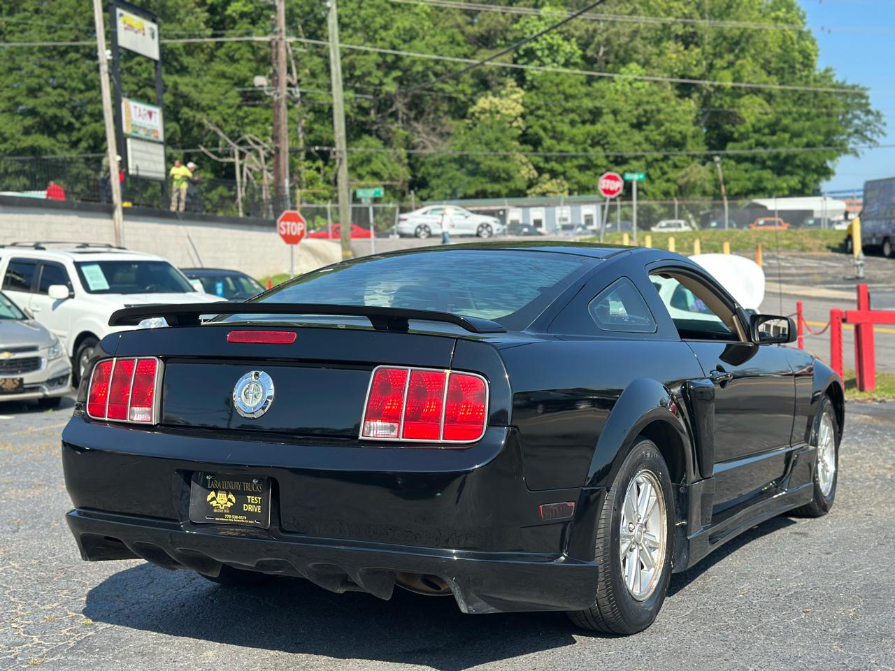 Ford Mustang V6 Deluxe Coupe 2007