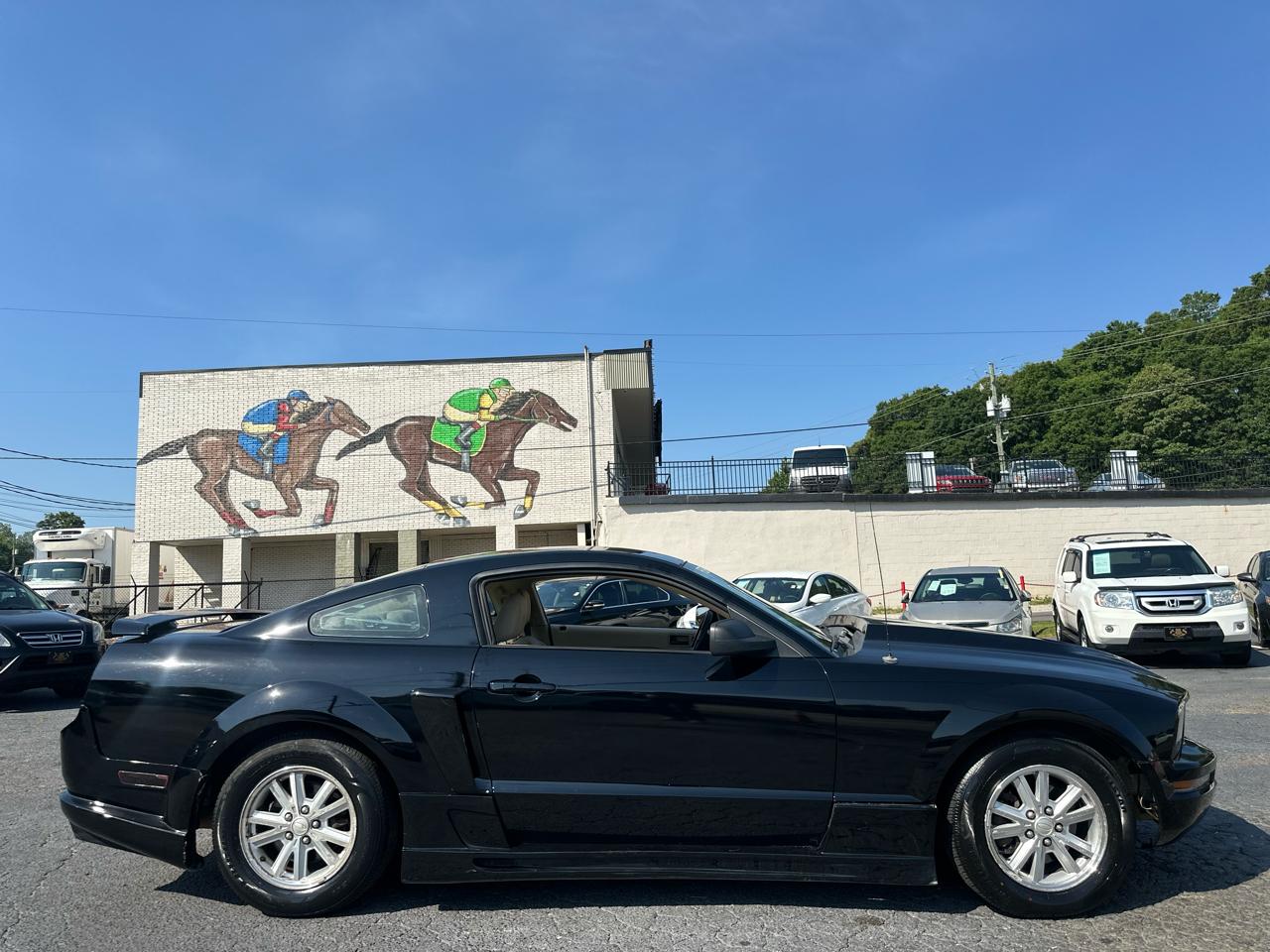Ford Mustang V6 Deluxe Coupe 2007