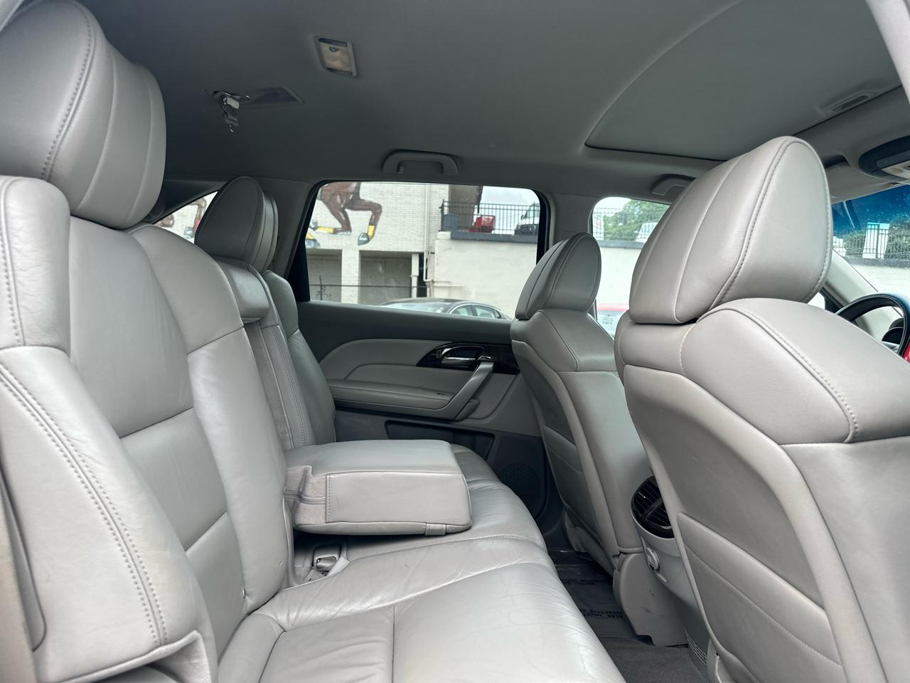 Acura MDX 6-Spd AT w/Tech Package 2011