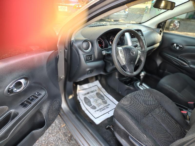 Nissan Versa 1.6 S 5M 2017