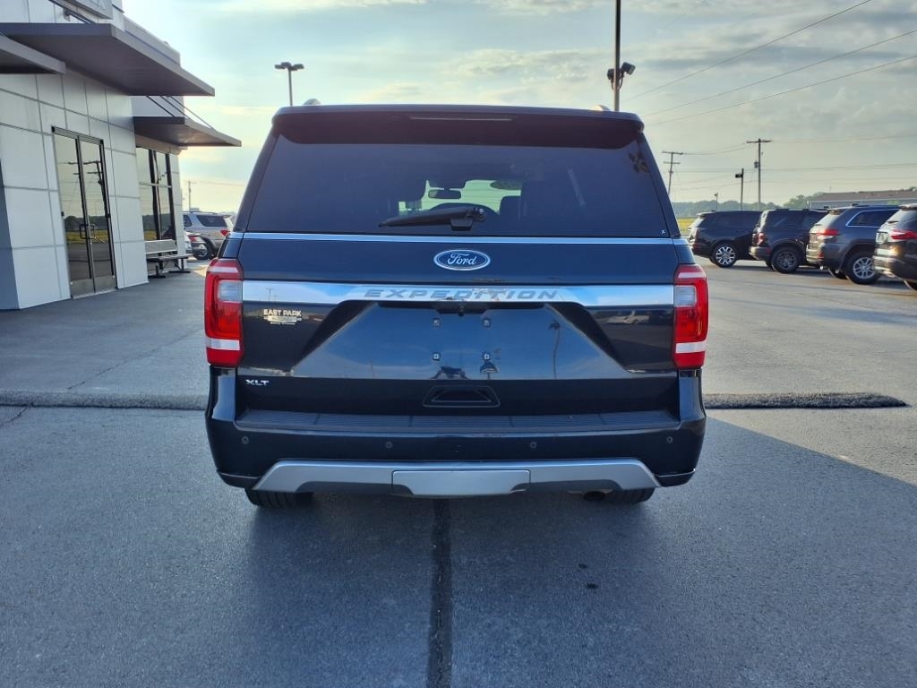 Ford Expedition  2021