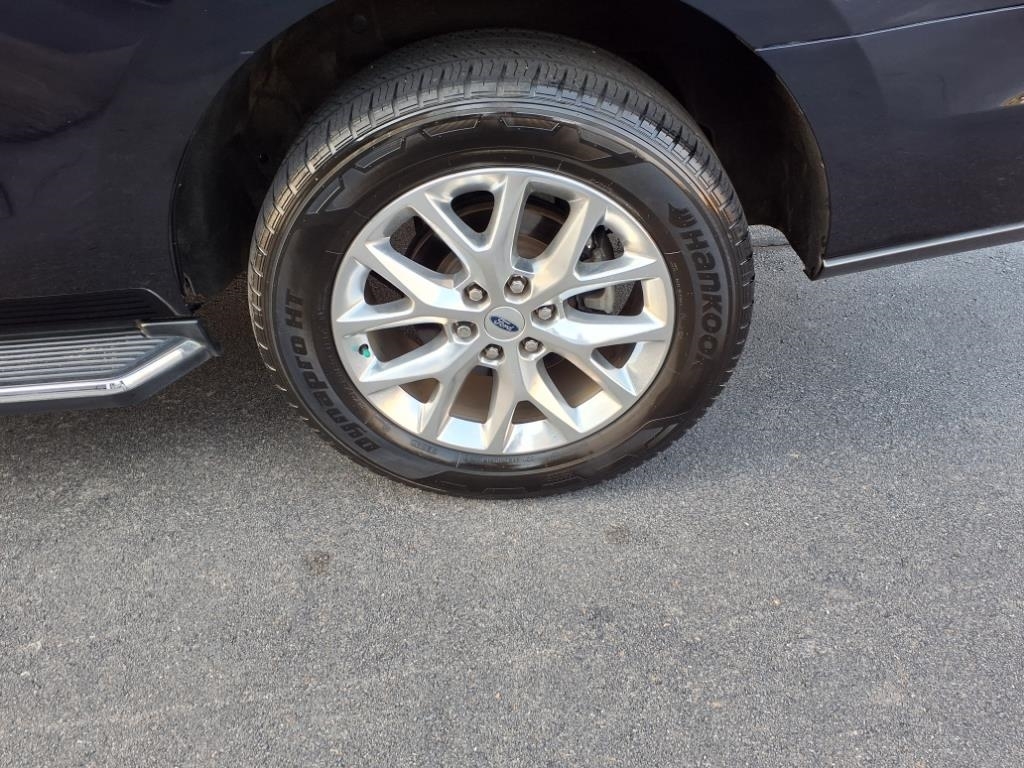 Ford Expedition  2021