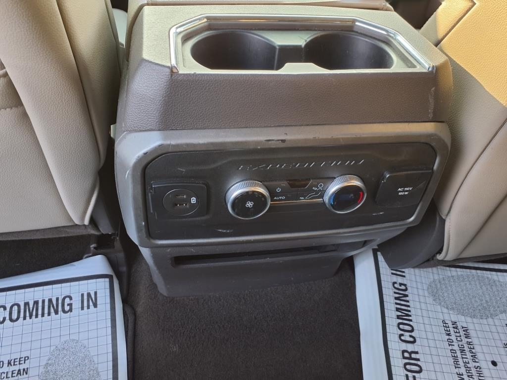 Ford Expedition  2021