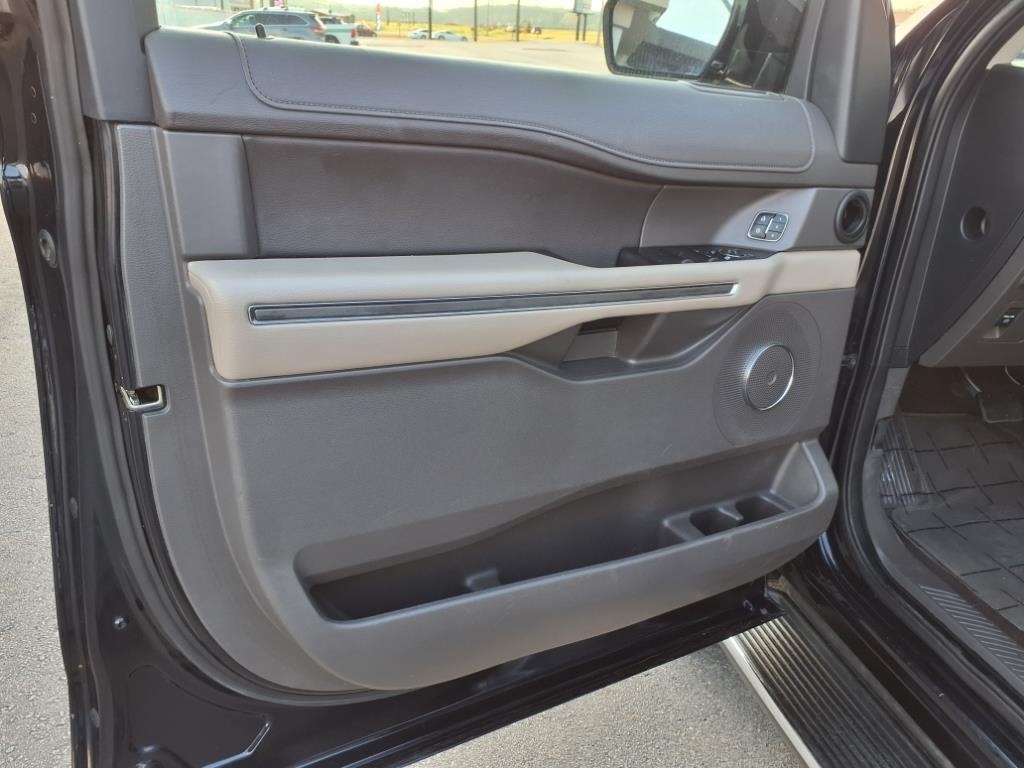 Ford Expedition  2021