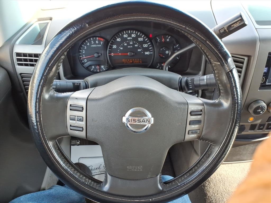 Nissan Titan  2004