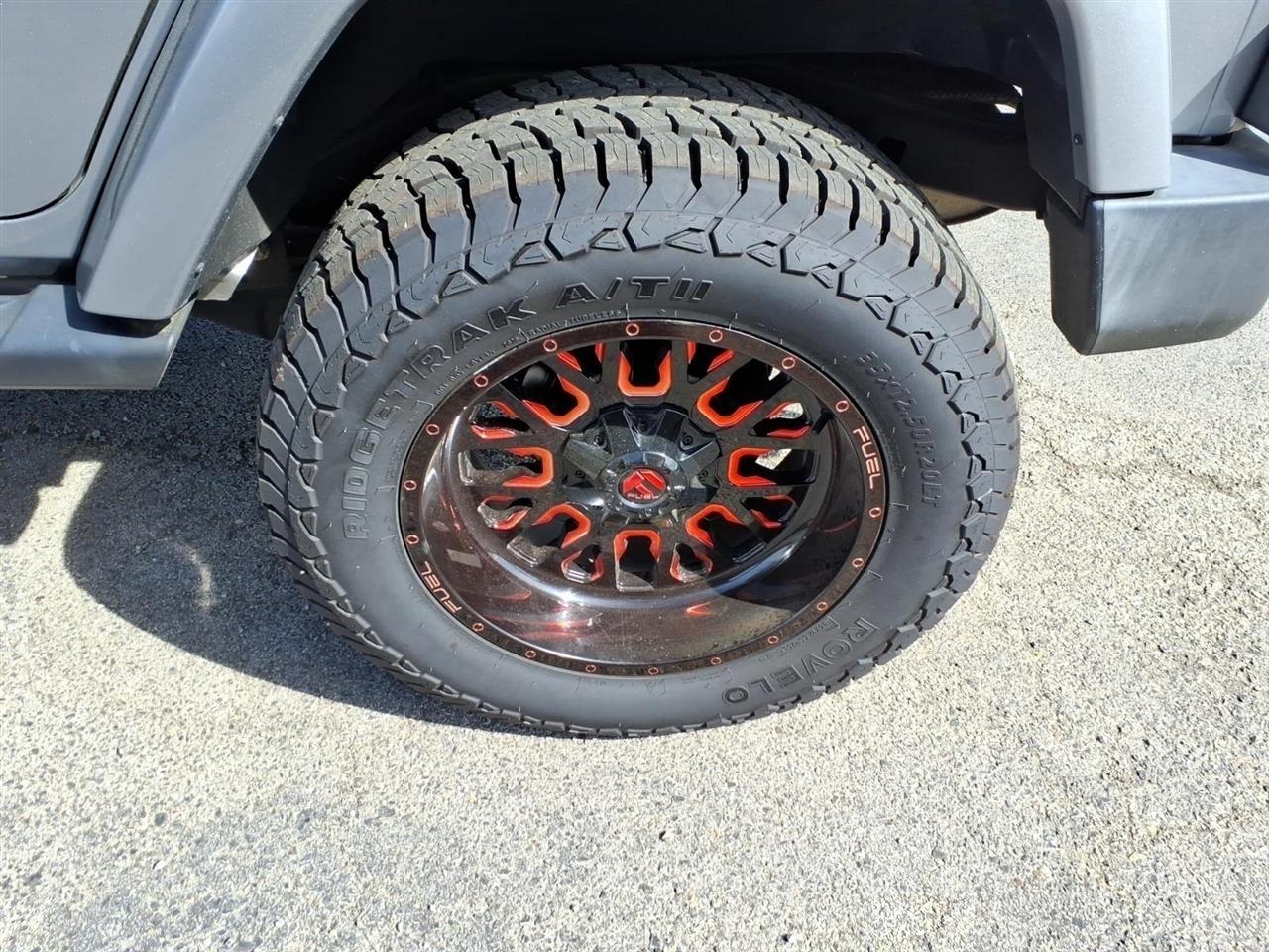2017 Jeep Wrangler Unlimited Sahara - Photo 6