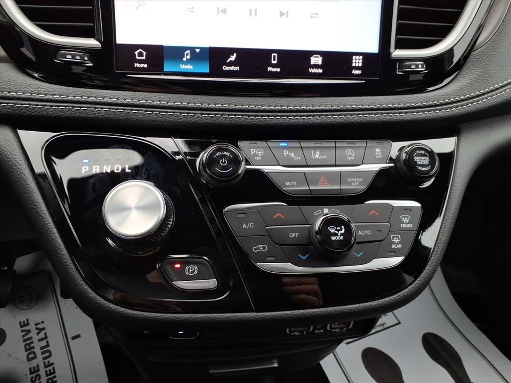 Chrysler Pacifica  2025