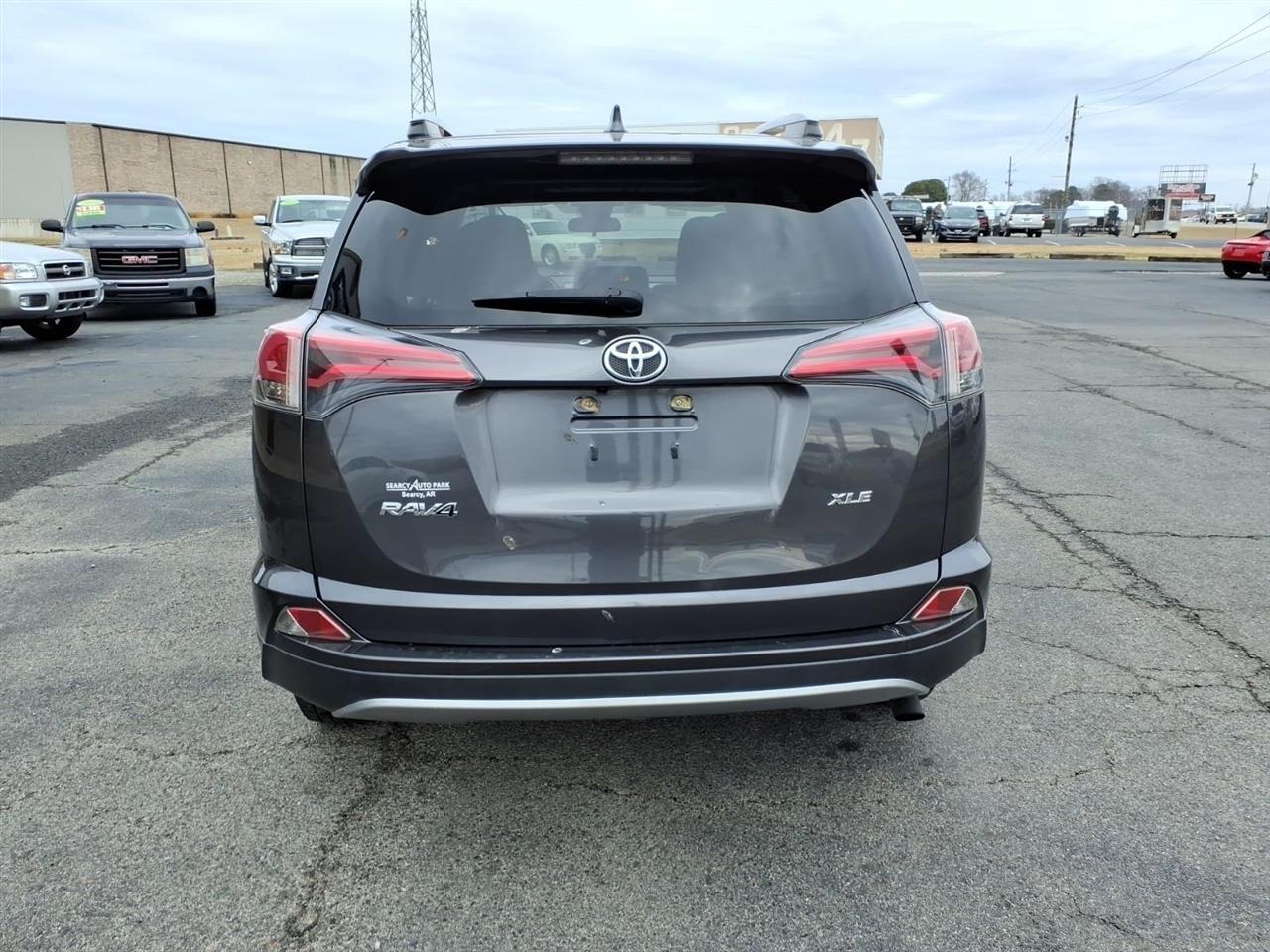 Toyota RAV4  2018