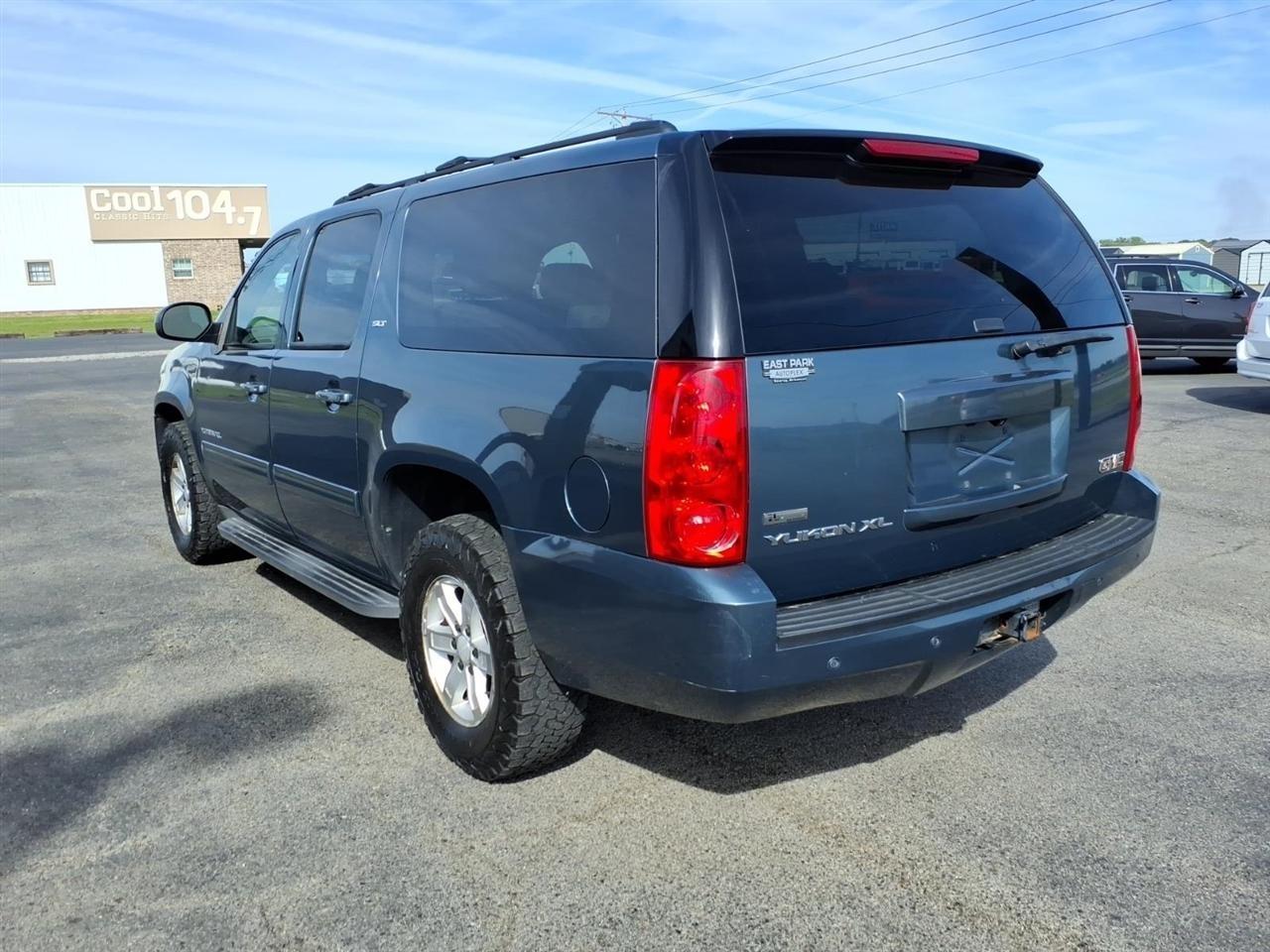 GMC Yukon XL  2010