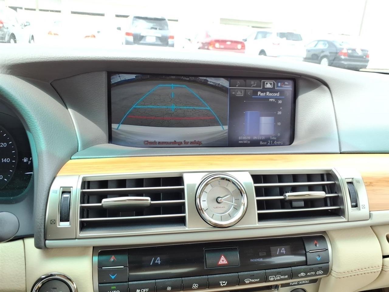 Lexus LS 460  2014