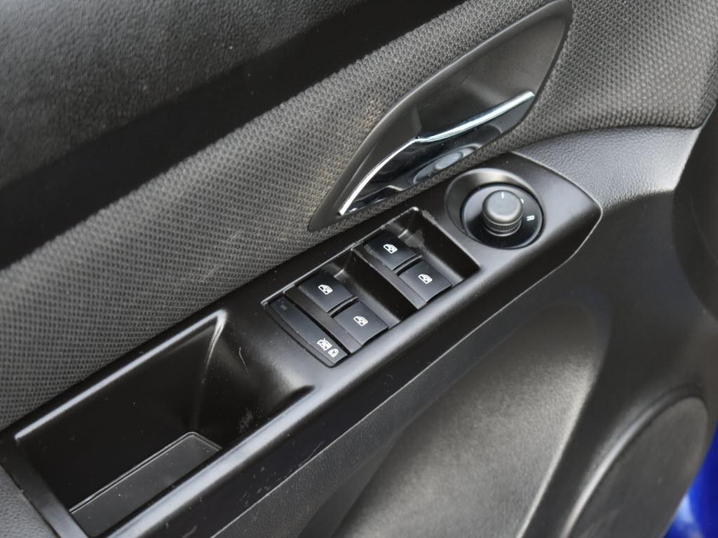 Chevrolet Cruze  2012