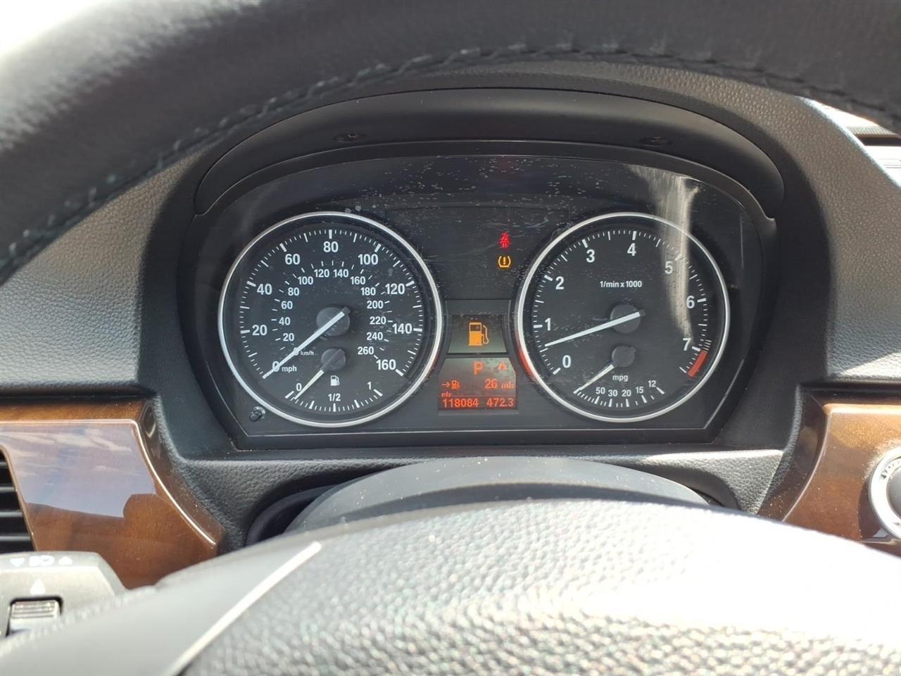 BMW 3-Series  2011