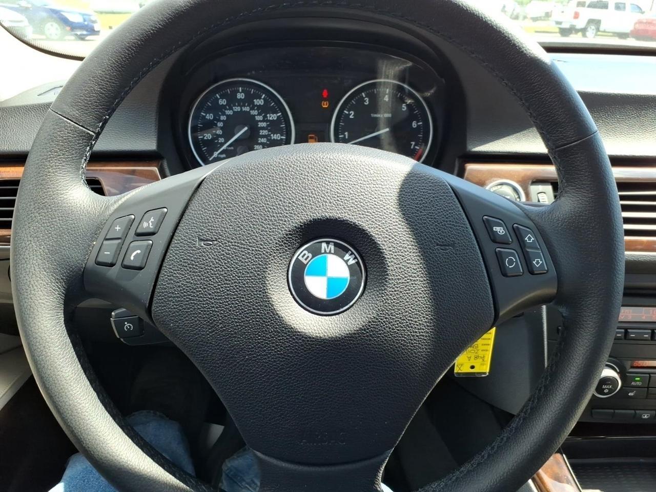 BMW 3-Series  2011