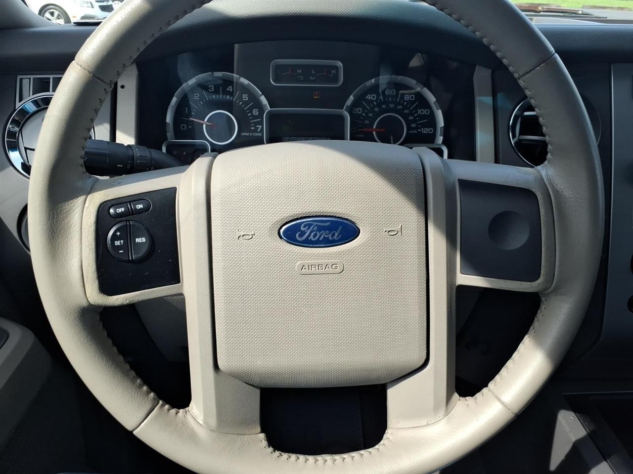 Ford Expedition  2010