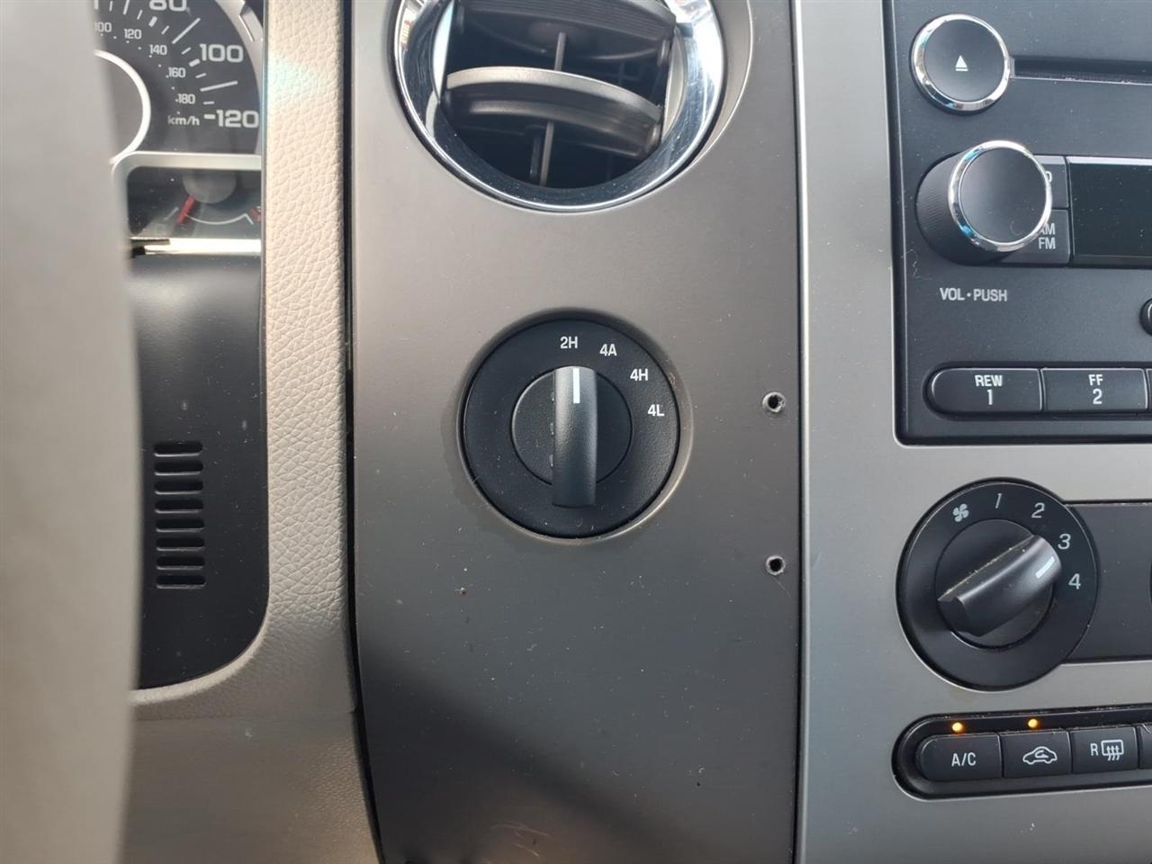 Ford Expedition  2010