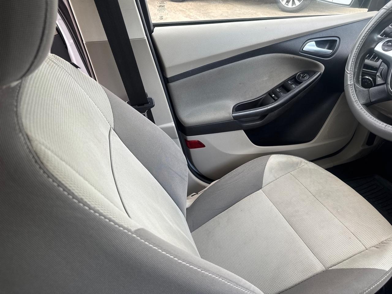Ford Focus  2014