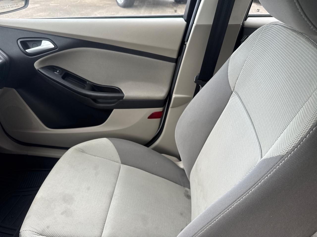 Ford Focus  2014