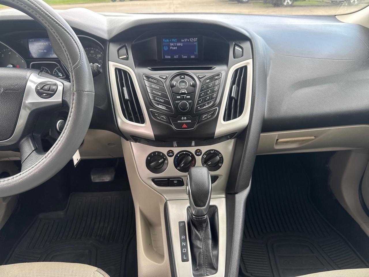 Ford Focus  2014