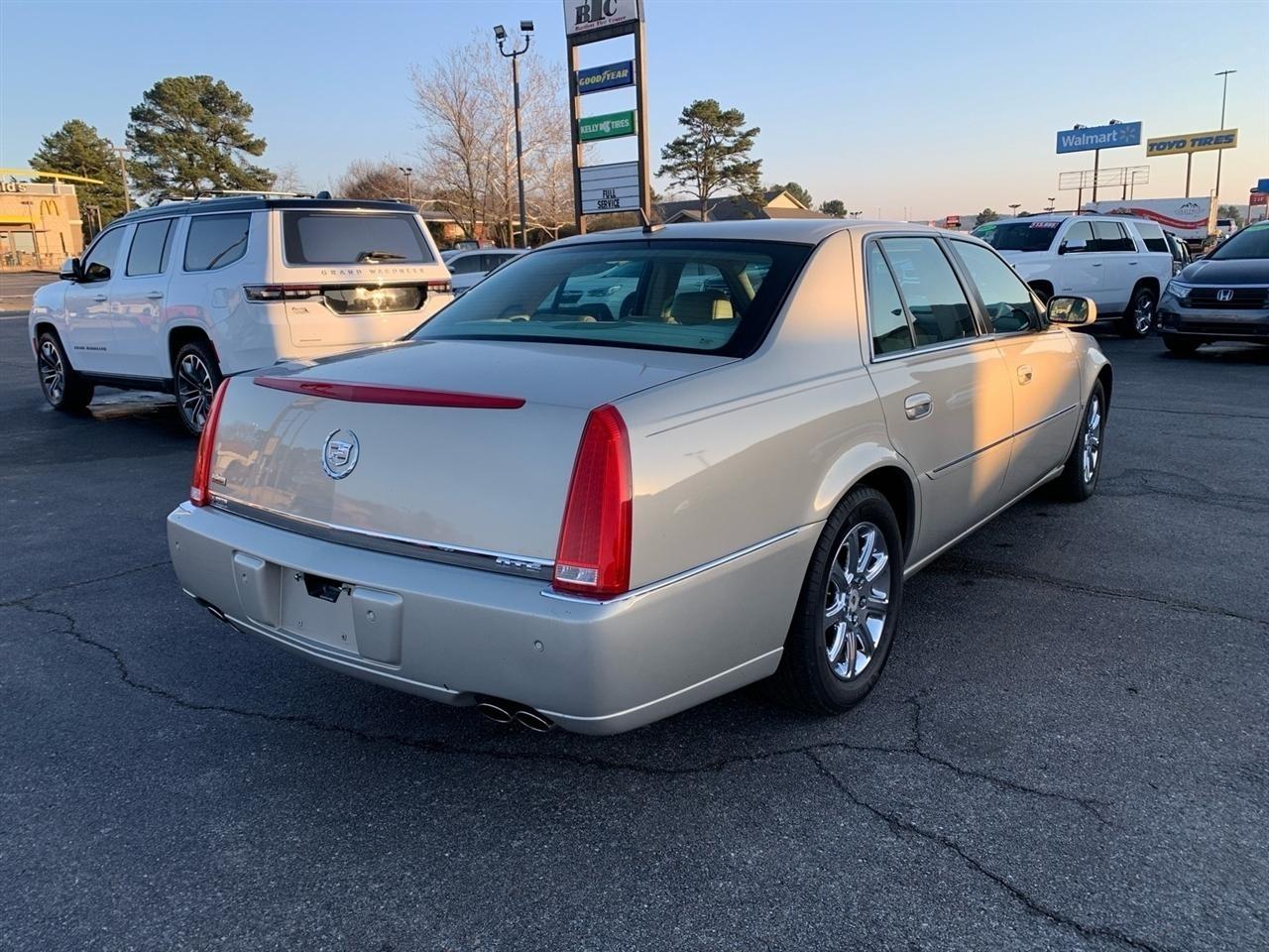 Cadillac DTS  2008