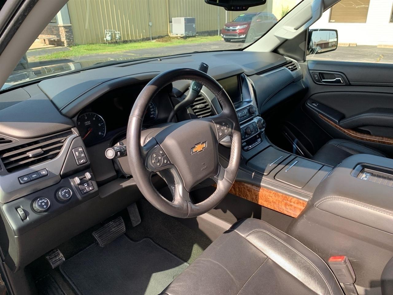 Chevrolet Suburban  2018