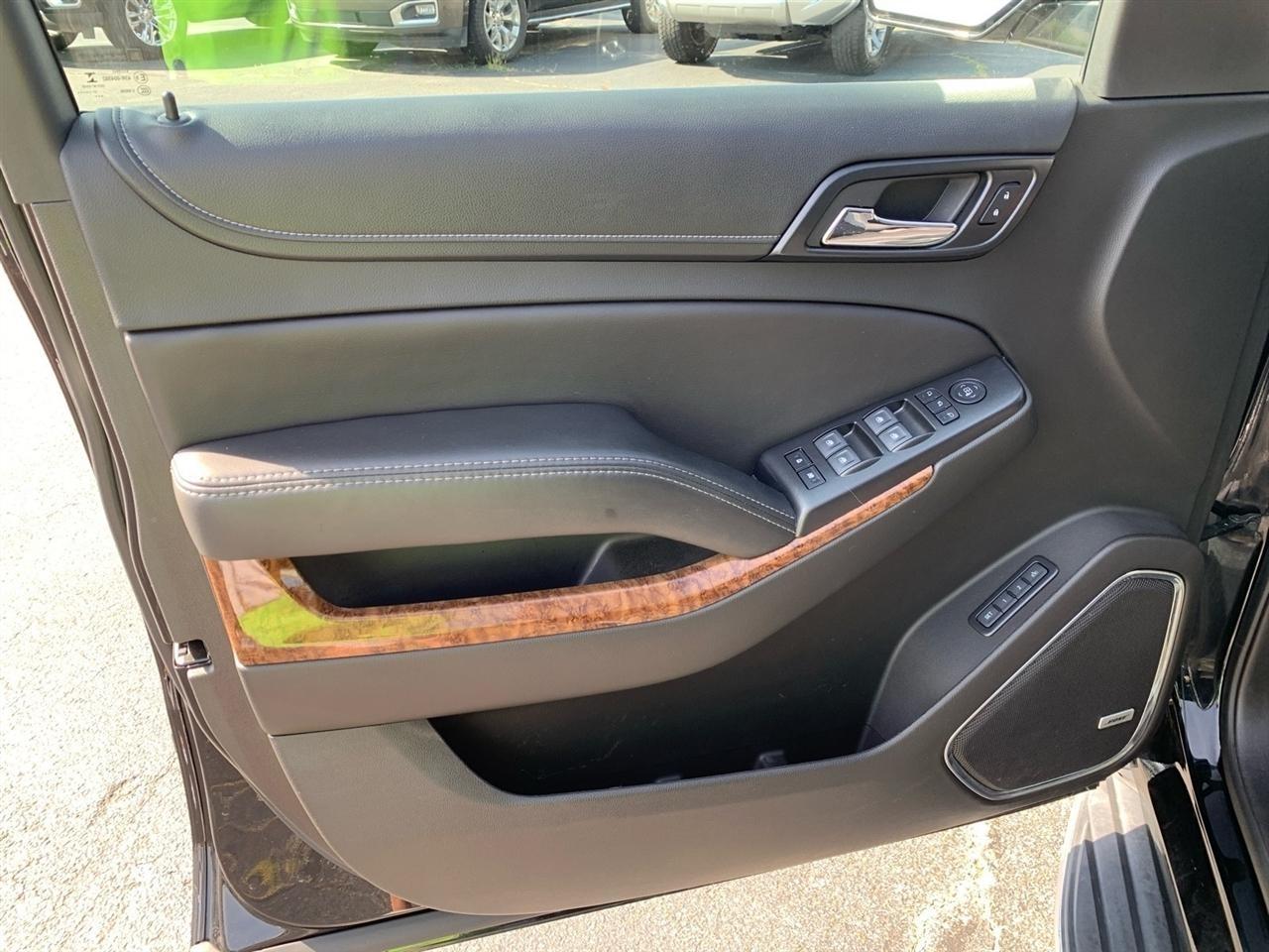 Chevrolet Suburban  2018