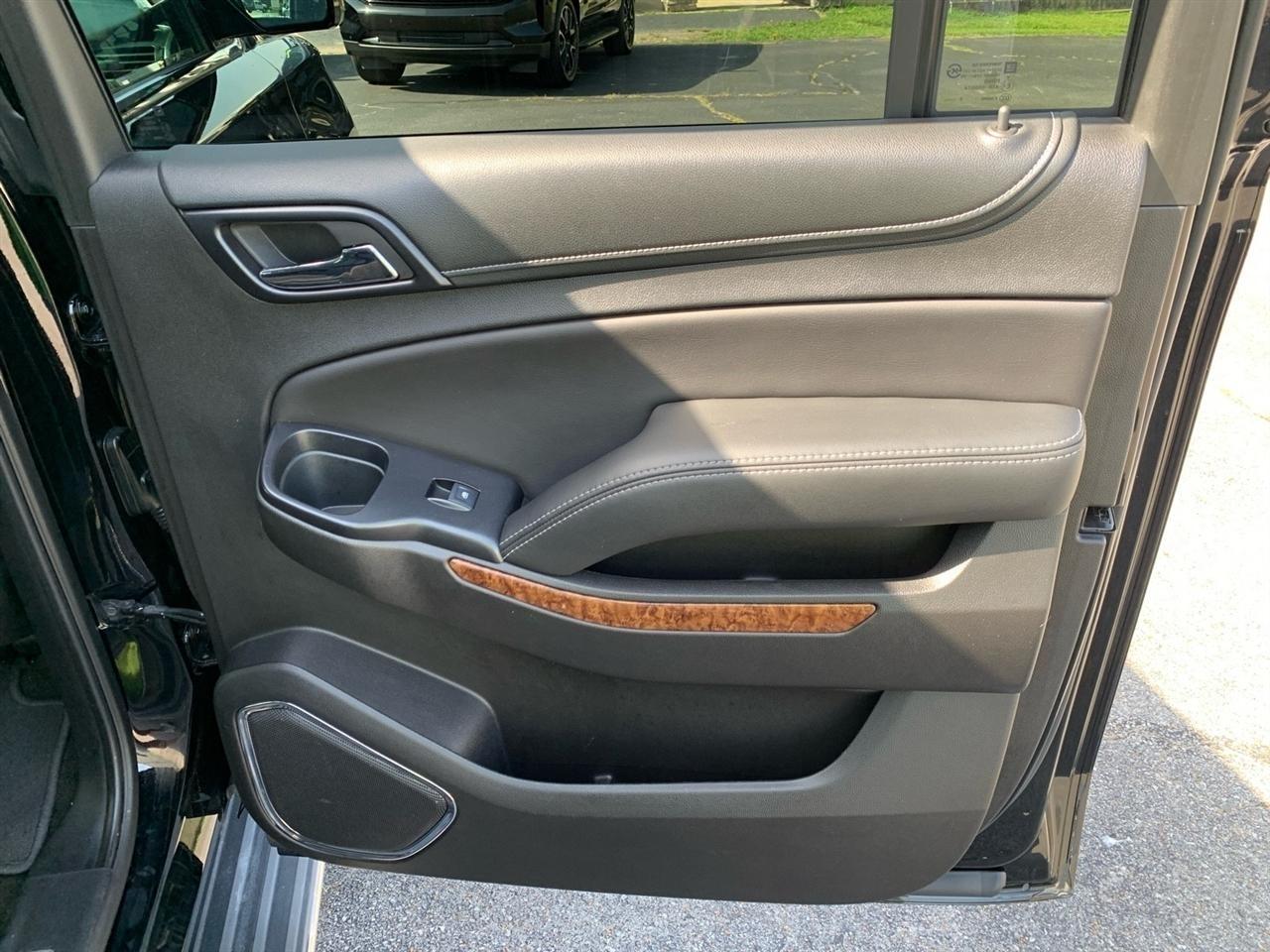 Chevrolet Suburban  2018