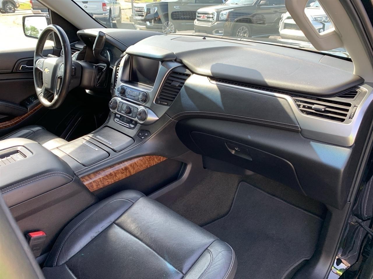 Chevrolet Suburban  2018