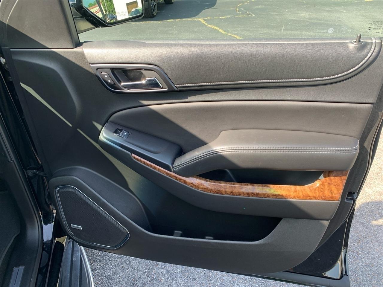 Chevrolet Suburban  2018