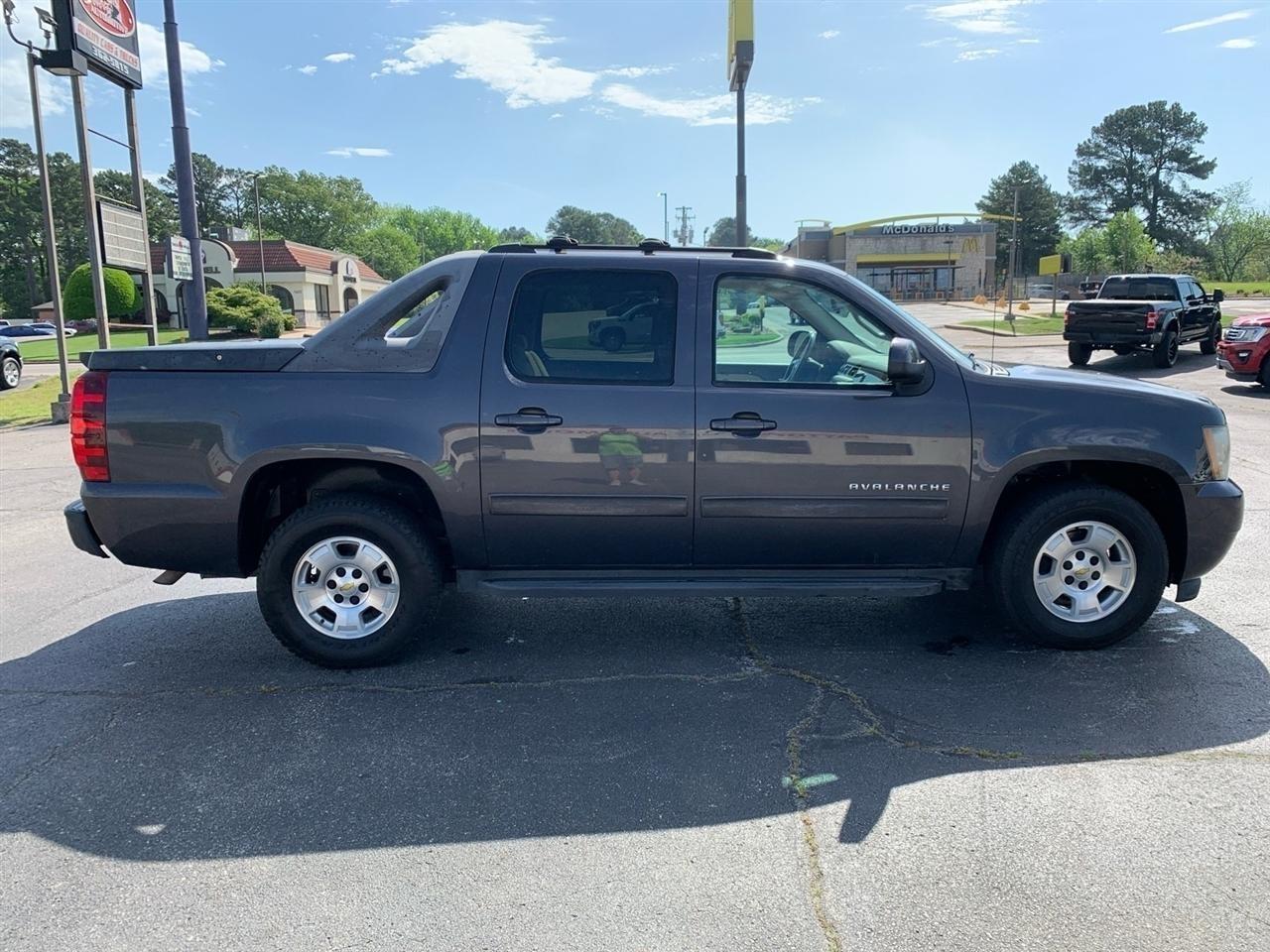 Chevrolet Avalanche  2011