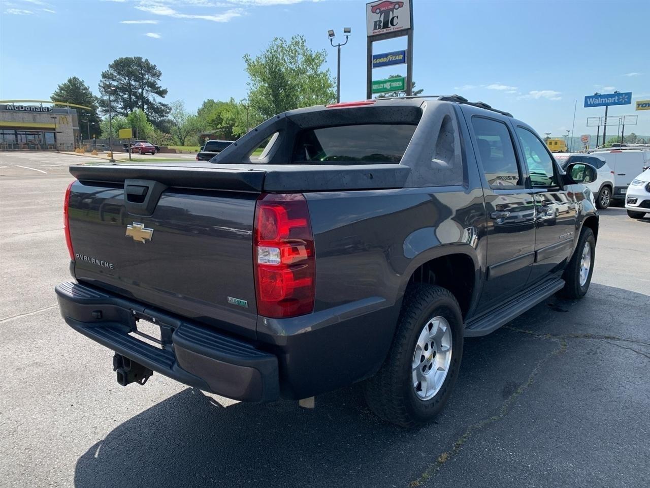 Chevrolet Avalanche  2011