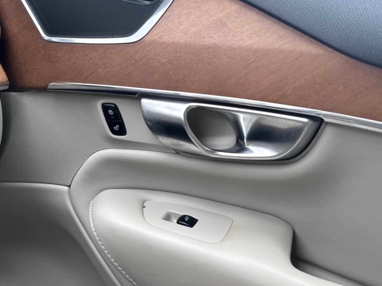 Volvo XC90  2018