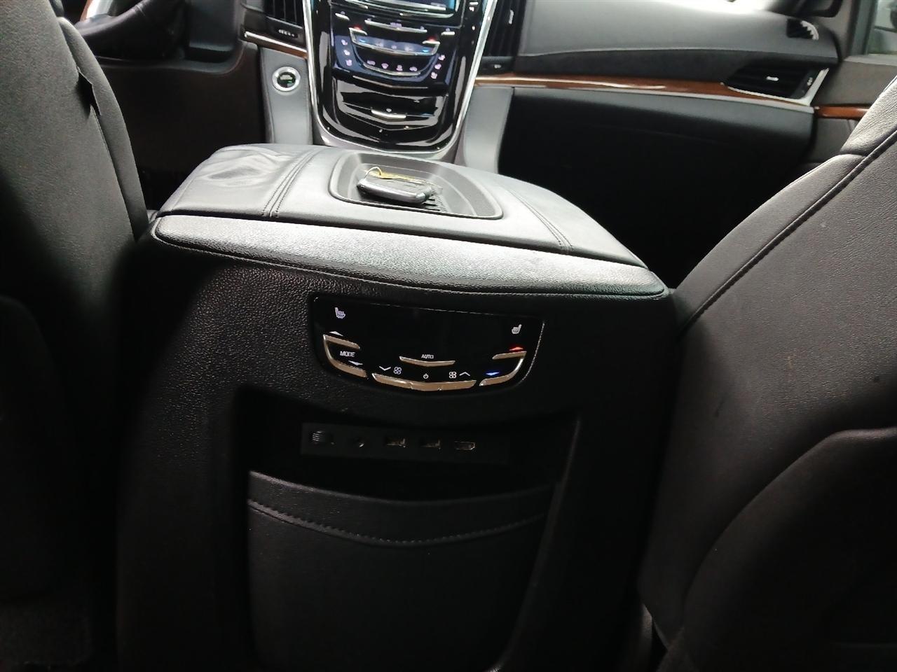 Cadillac Escalade  2017