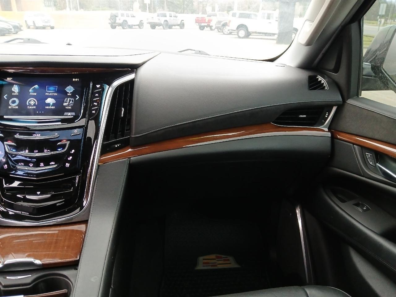 Cadillac Escalade  2017