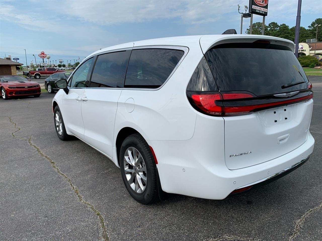 Chrysler Pacifica  2024